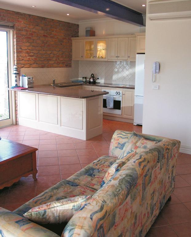 Dockside Waterfront Indulgence Villa Port Fairy Ruang foto